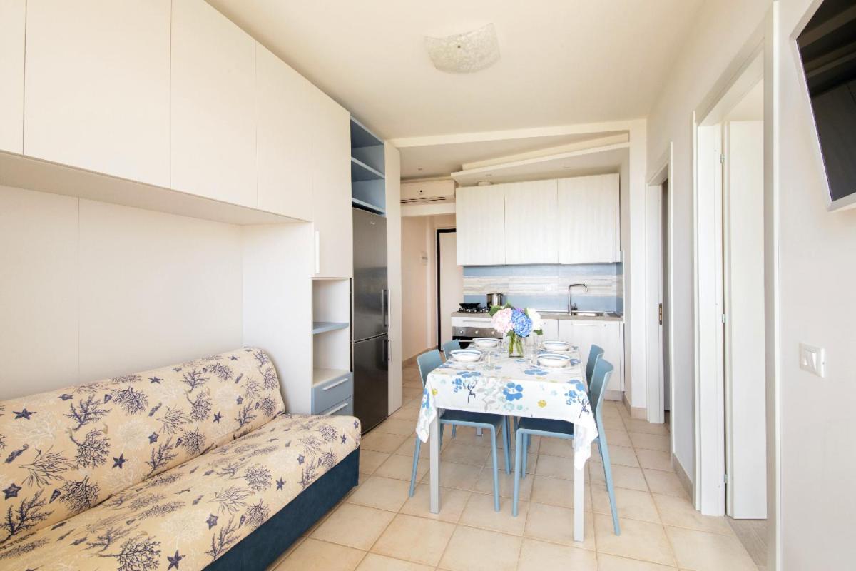 Residence Brezza Di Mare サン・ベネデット・デル・トロント エクステリア 写真